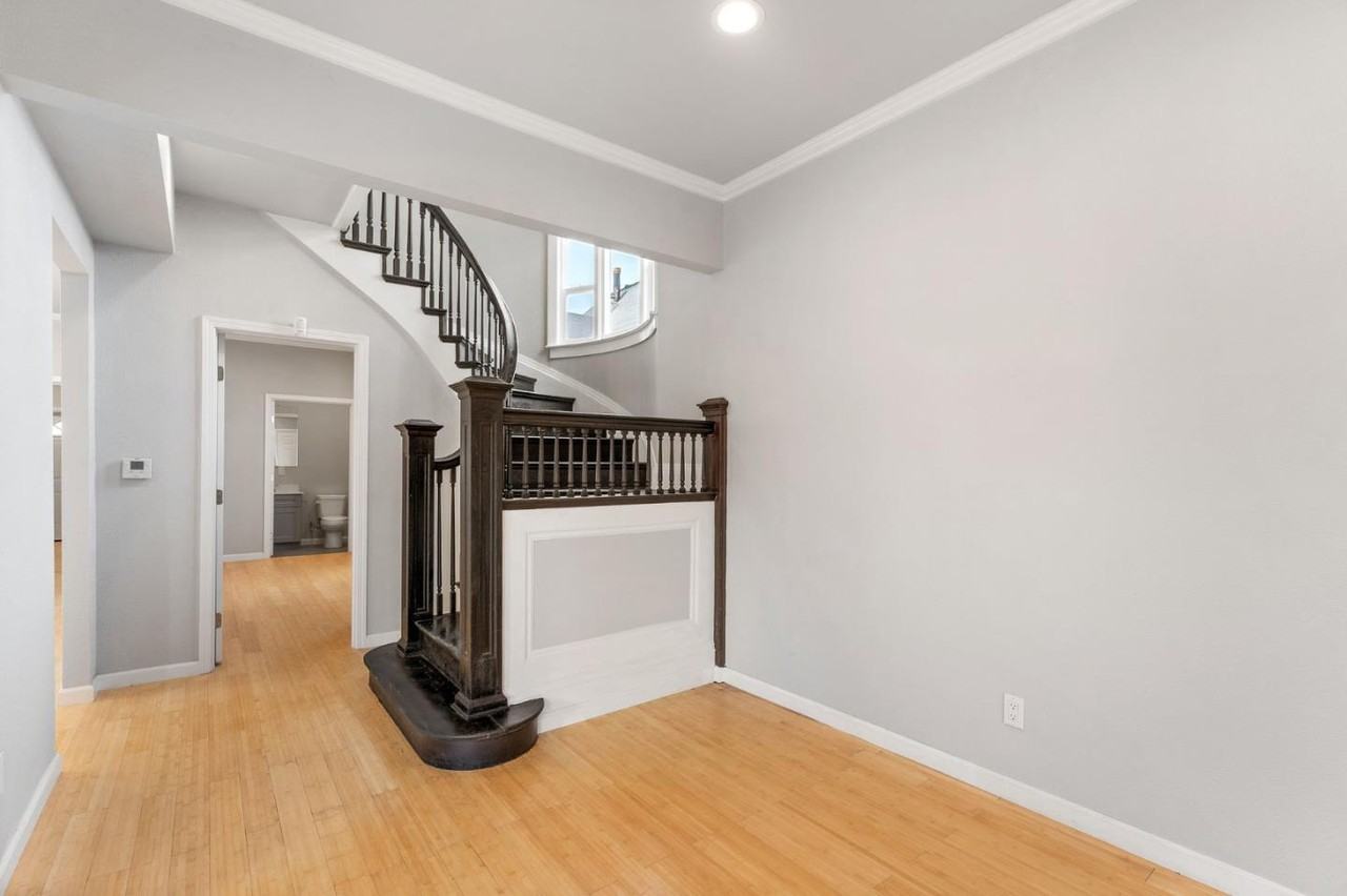 1015 Martin Luther King Jr Way #NA - Photo 4 of 13