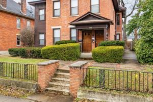 featured image of 1051 Hunter Ave