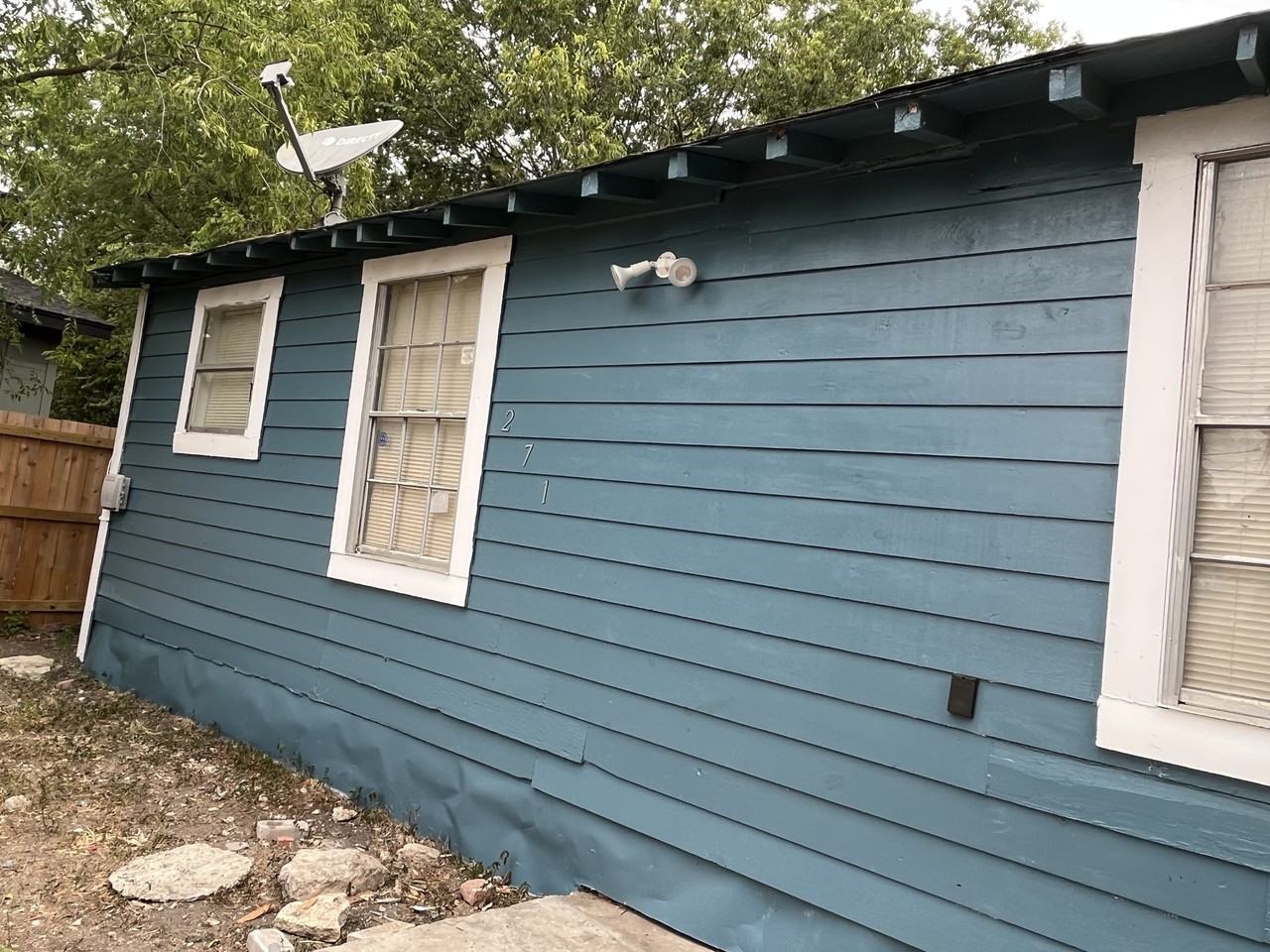 271 E Lambert St #NA - Photo 2 of 14