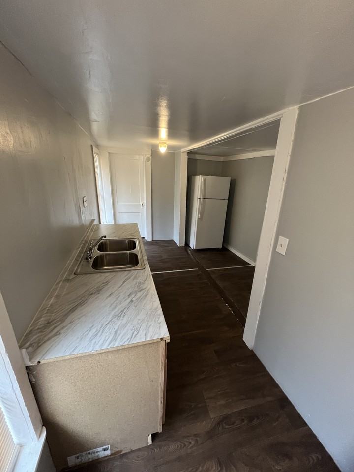 271 E Lambert St #NA - Photo 5 of 14