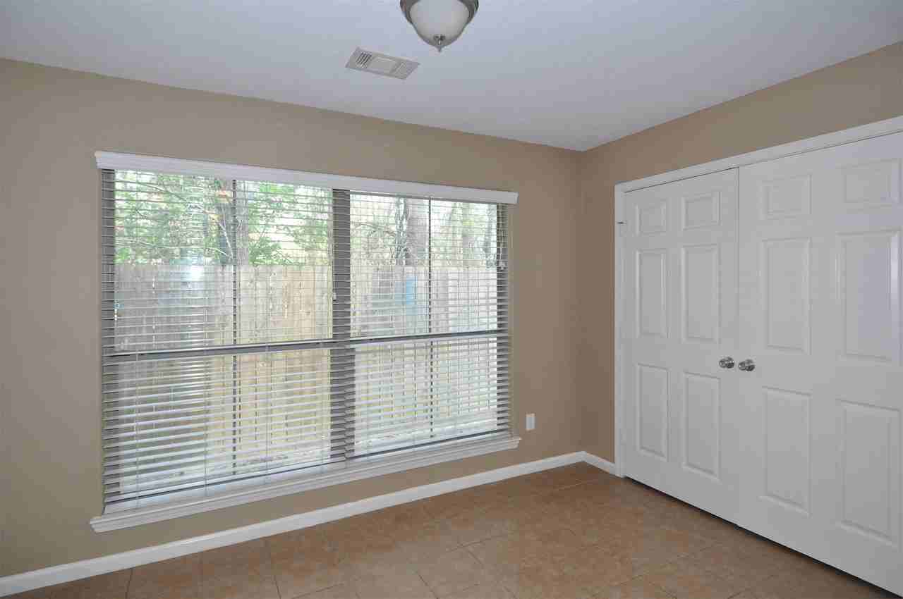 21471 W Wallis Dr Unit B #B - Photo 5 of 11