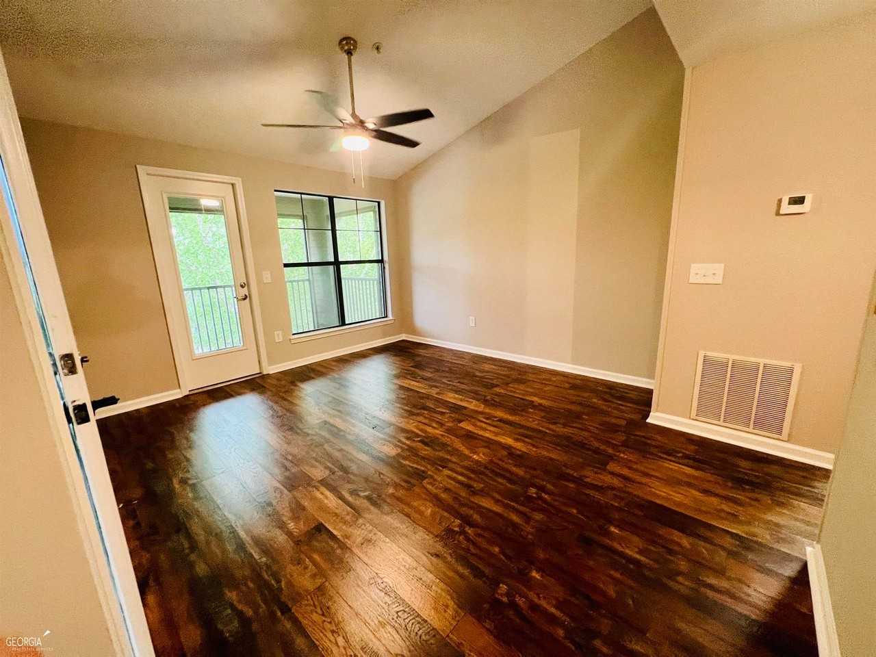 211 North Ave - Photo 3 of 26