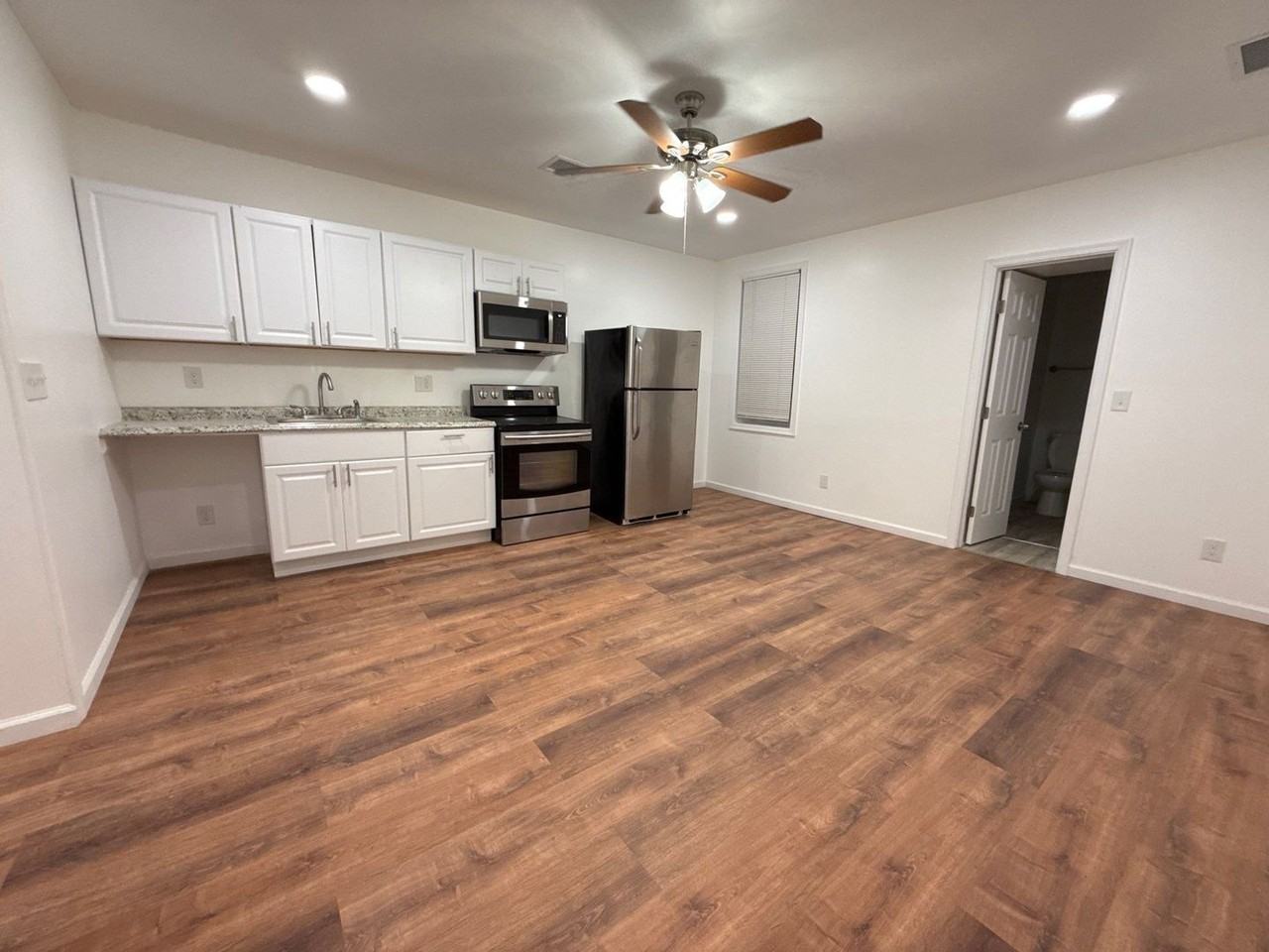 318 N Paca St - Photo 6 of 12