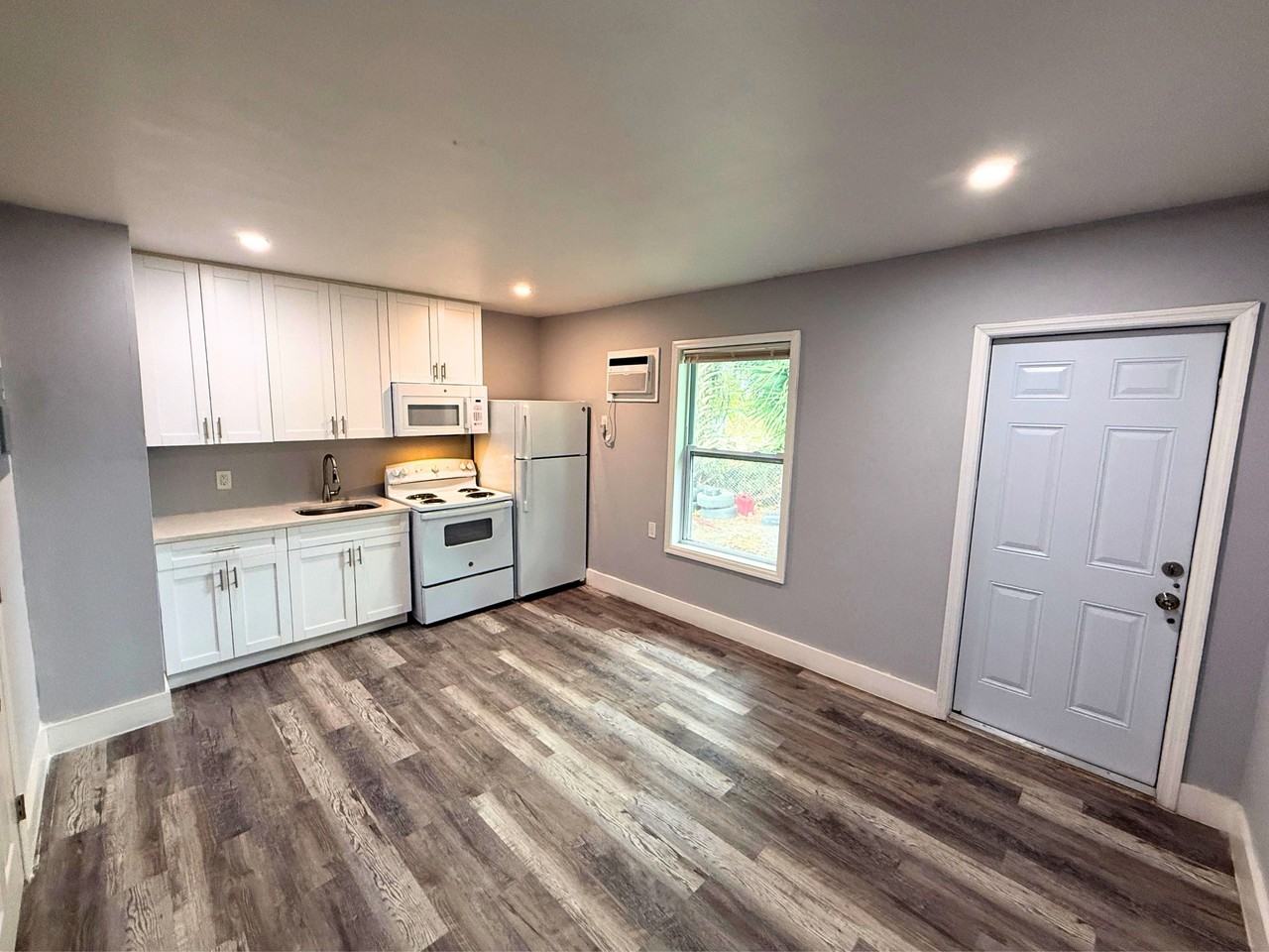 2724 Nw 6th Ct #3 - Photo 3 of 14