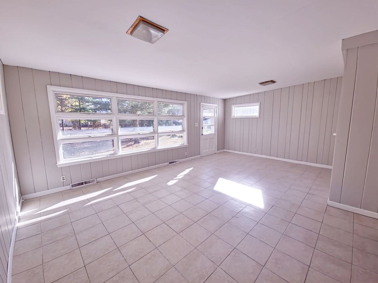 1163 Churchill Rd - Photo 2 of 19