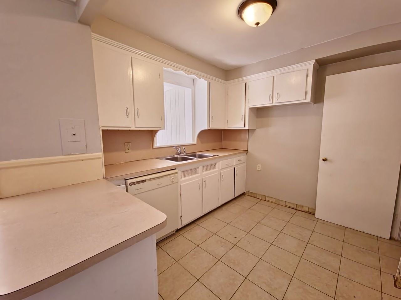 1163 Churchill Rd - Photo 7 of 19