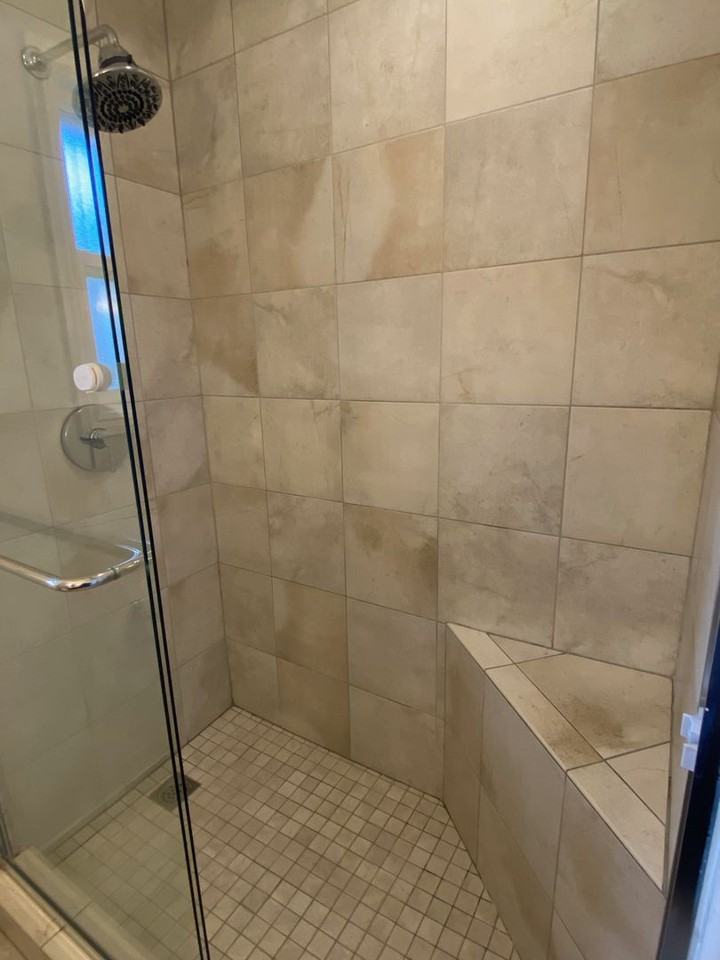 385 Maureen Ln - Photo 7 of 8