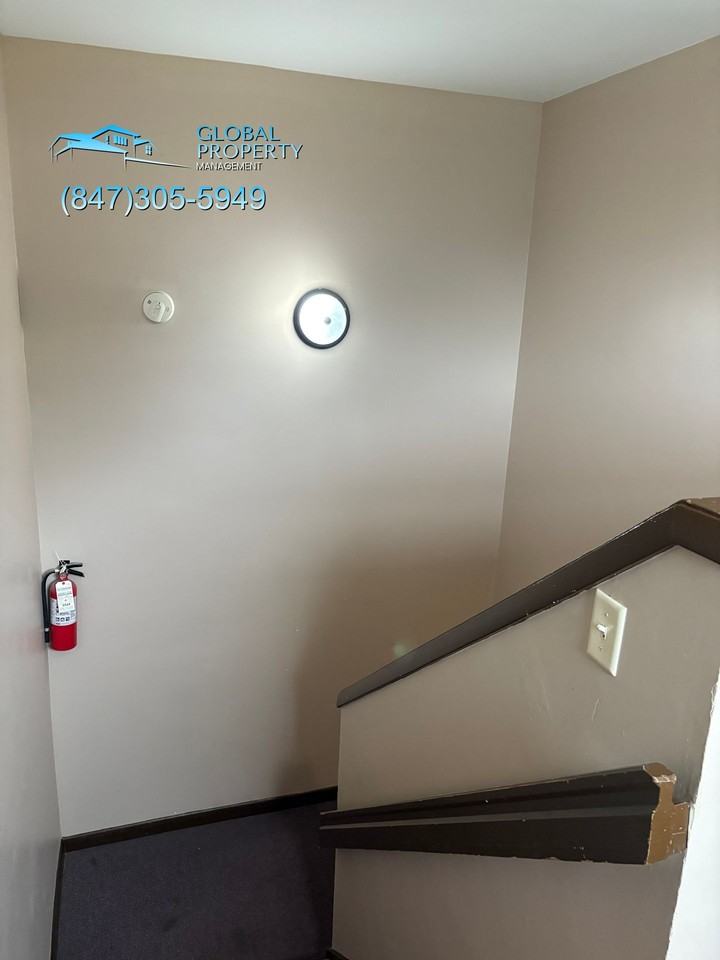 3619 48th St - Photo 3 of 9