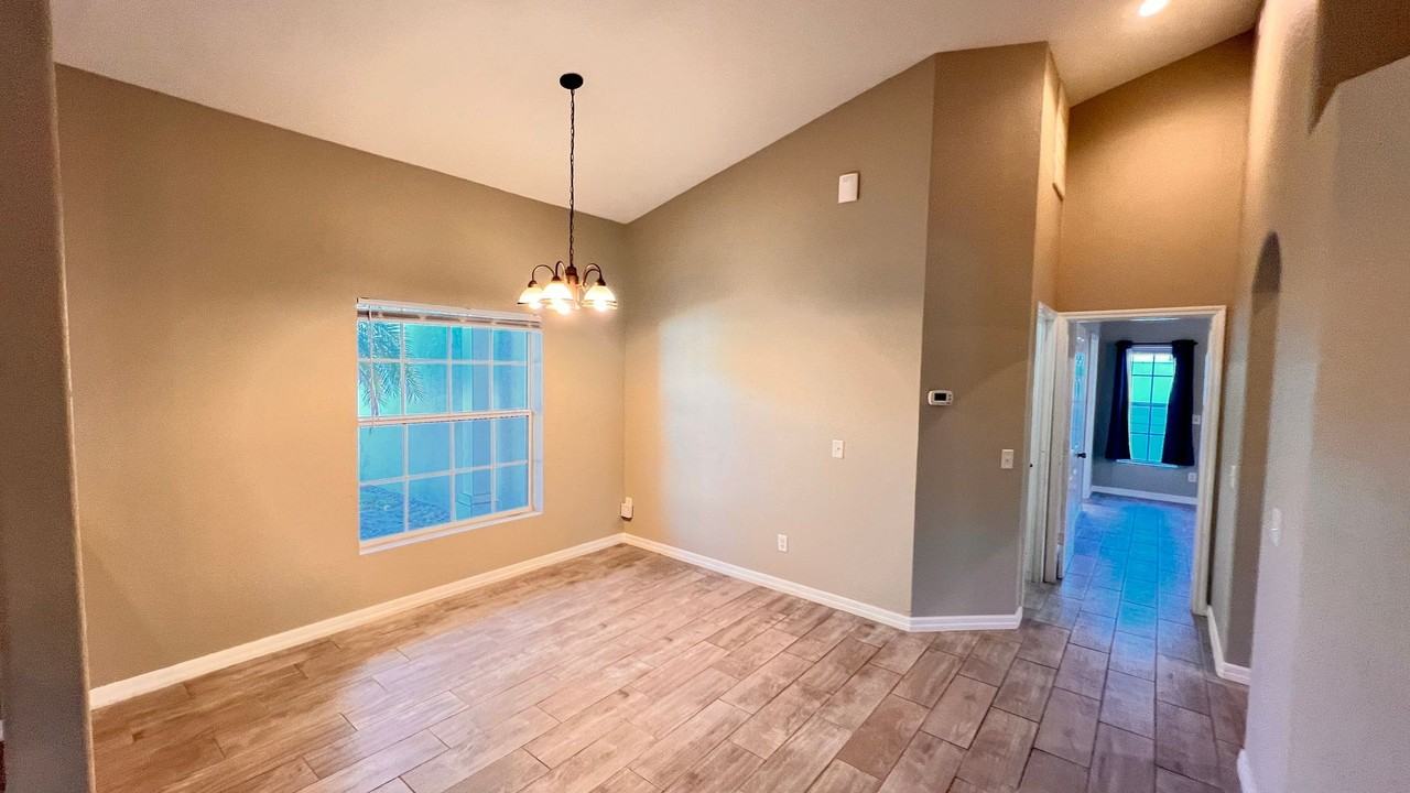 3297 Tallwood Dr - Photo 7 of 35