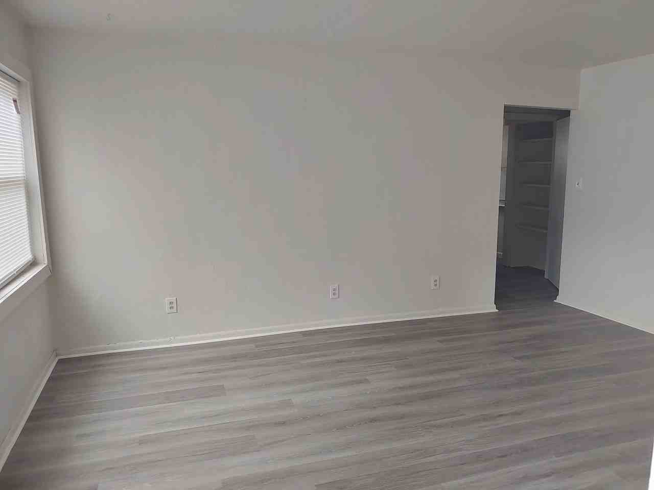 312 Dillon Dr - Photo 2 of 15