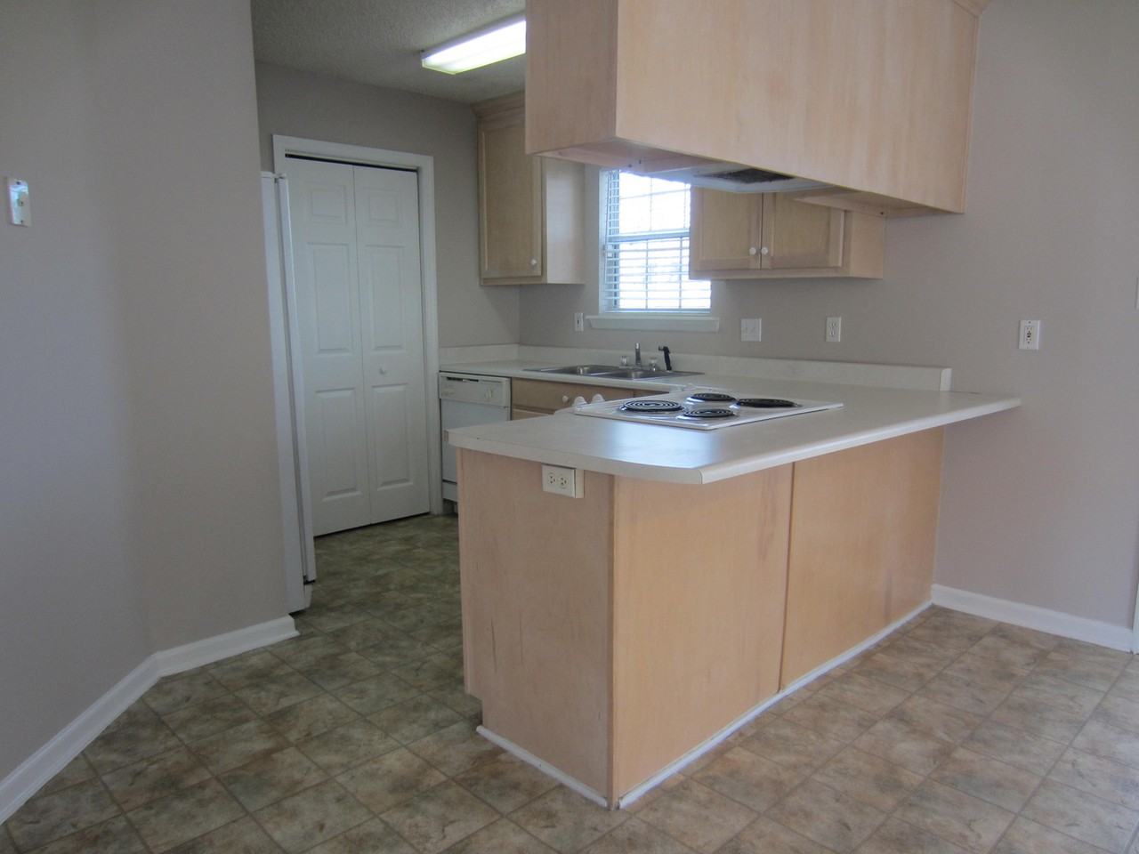 3011 Asbury Cir - Photo 4 of 11