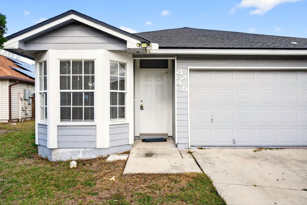 8745 Buzz Ct - Photo 4 of 22