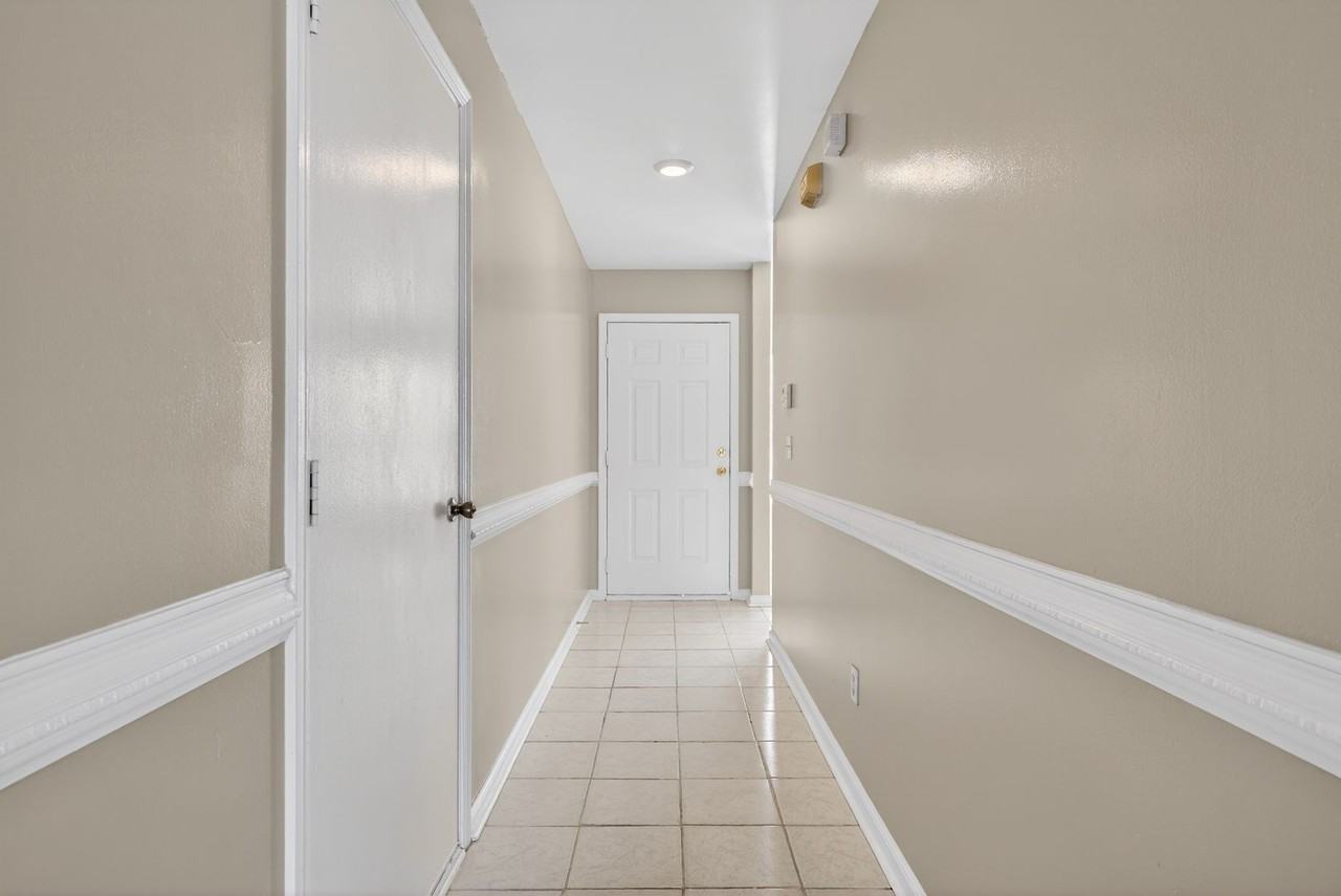 8745 Buzz Ct - Photo 5 of 22