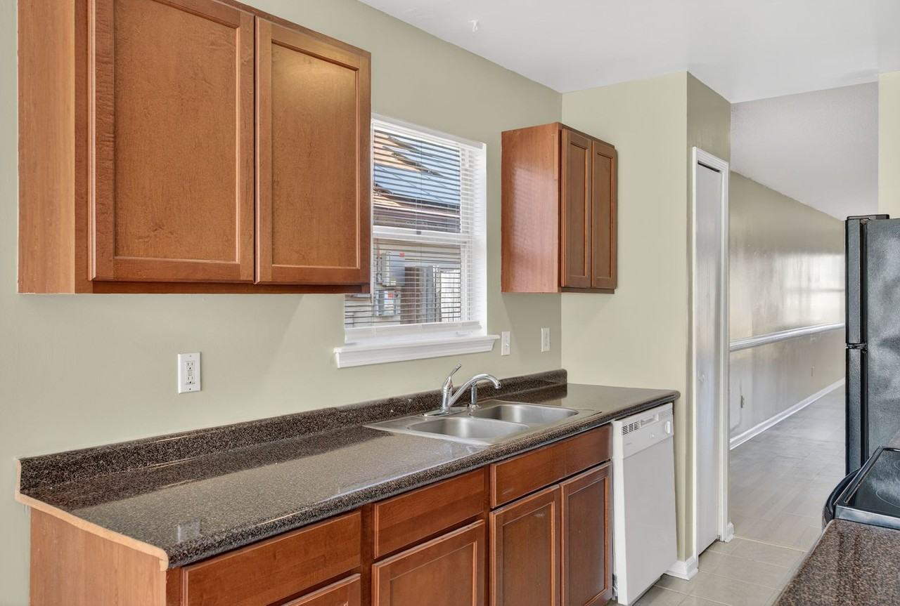 8745 Buzz Ct - Photo 7 of 22