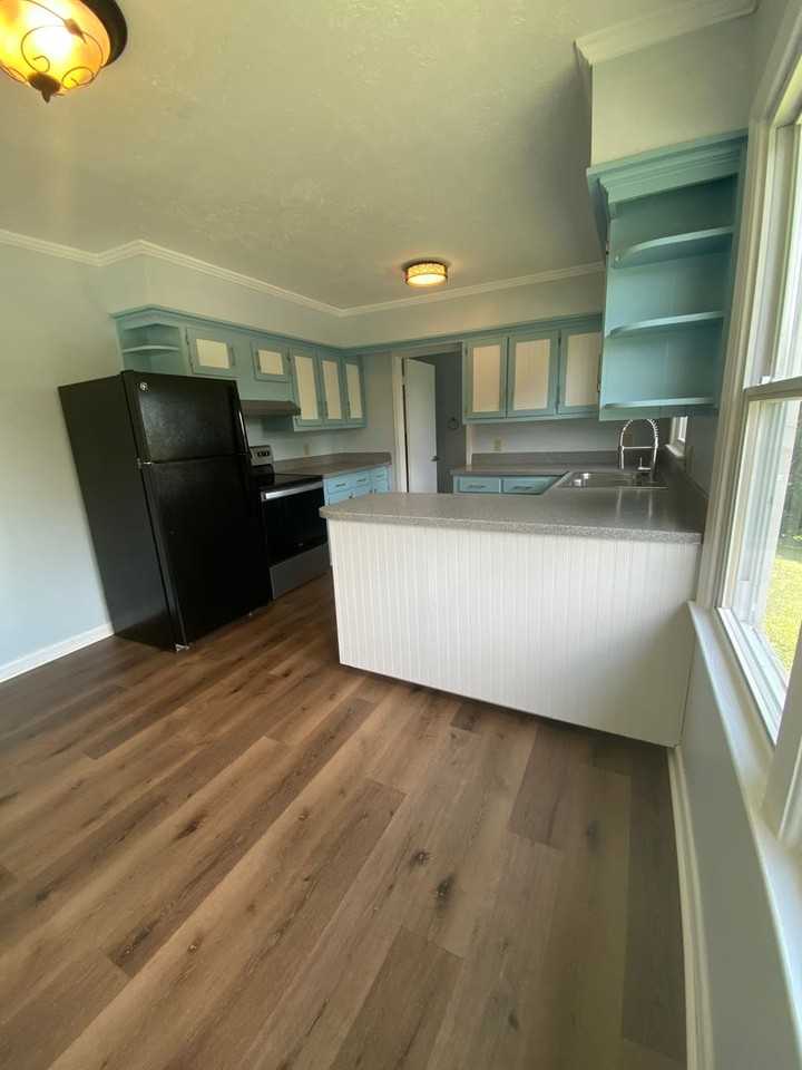 502 Greenbriar Dr - Photo 7 of 19