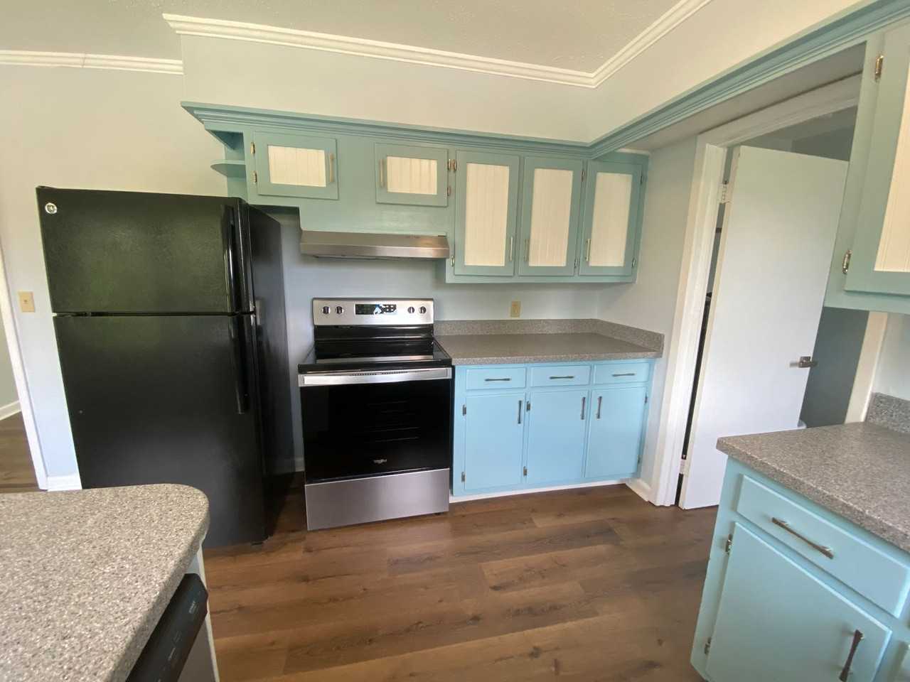 502 Greenbriar Dr - Photo 4 of 18