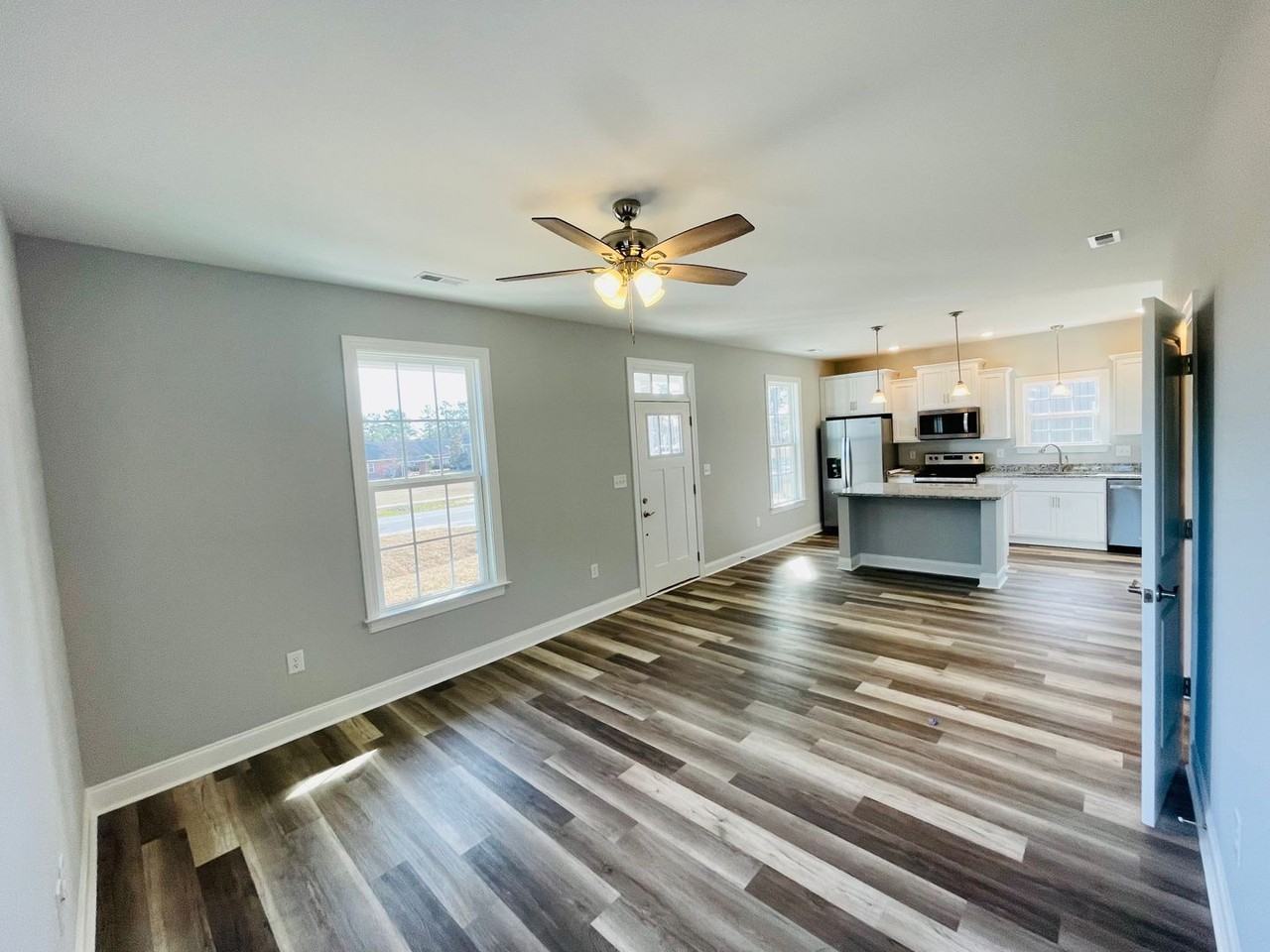 619 12th Ave - Photo 4 of 34