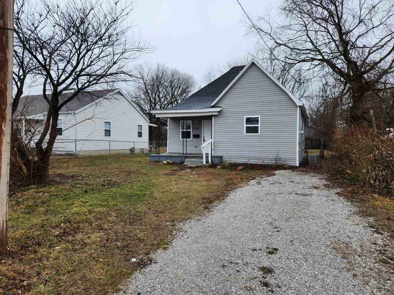 2118 W Phelps St - Photo 2 of 27