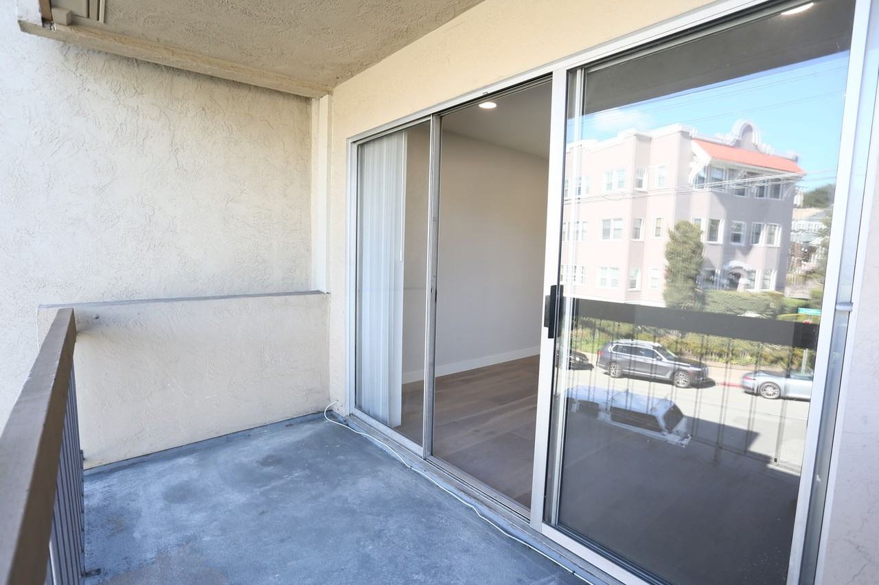 315 Wayne Pl - Photo 5 of 14