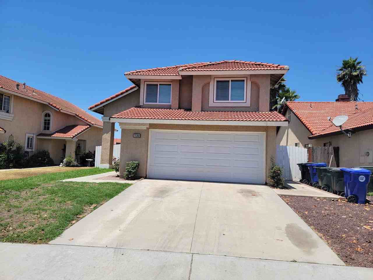 7598 Honeysuckle St - Photo 2 of 24