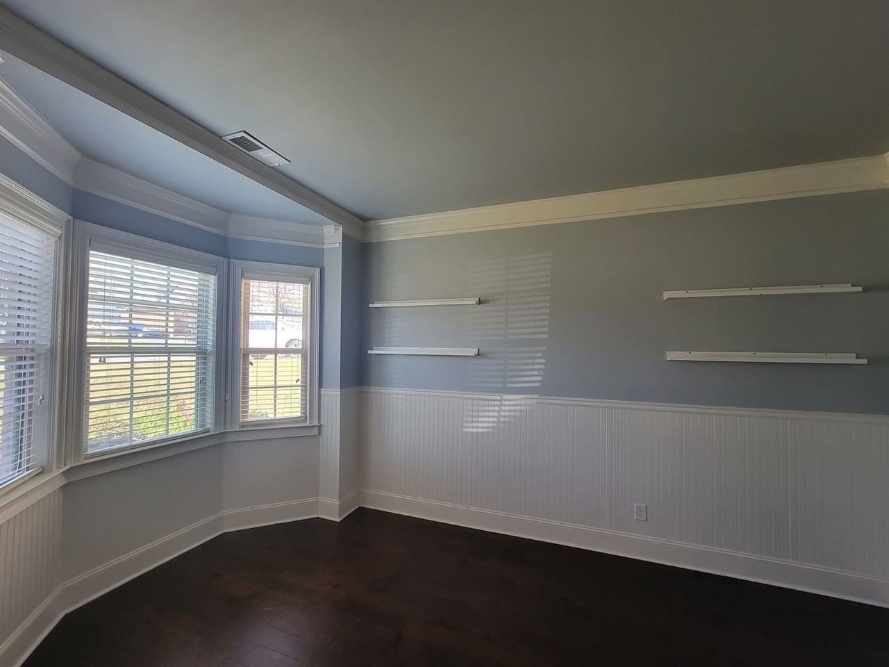 325 Bellhaven Dr - Photo 4 of 37