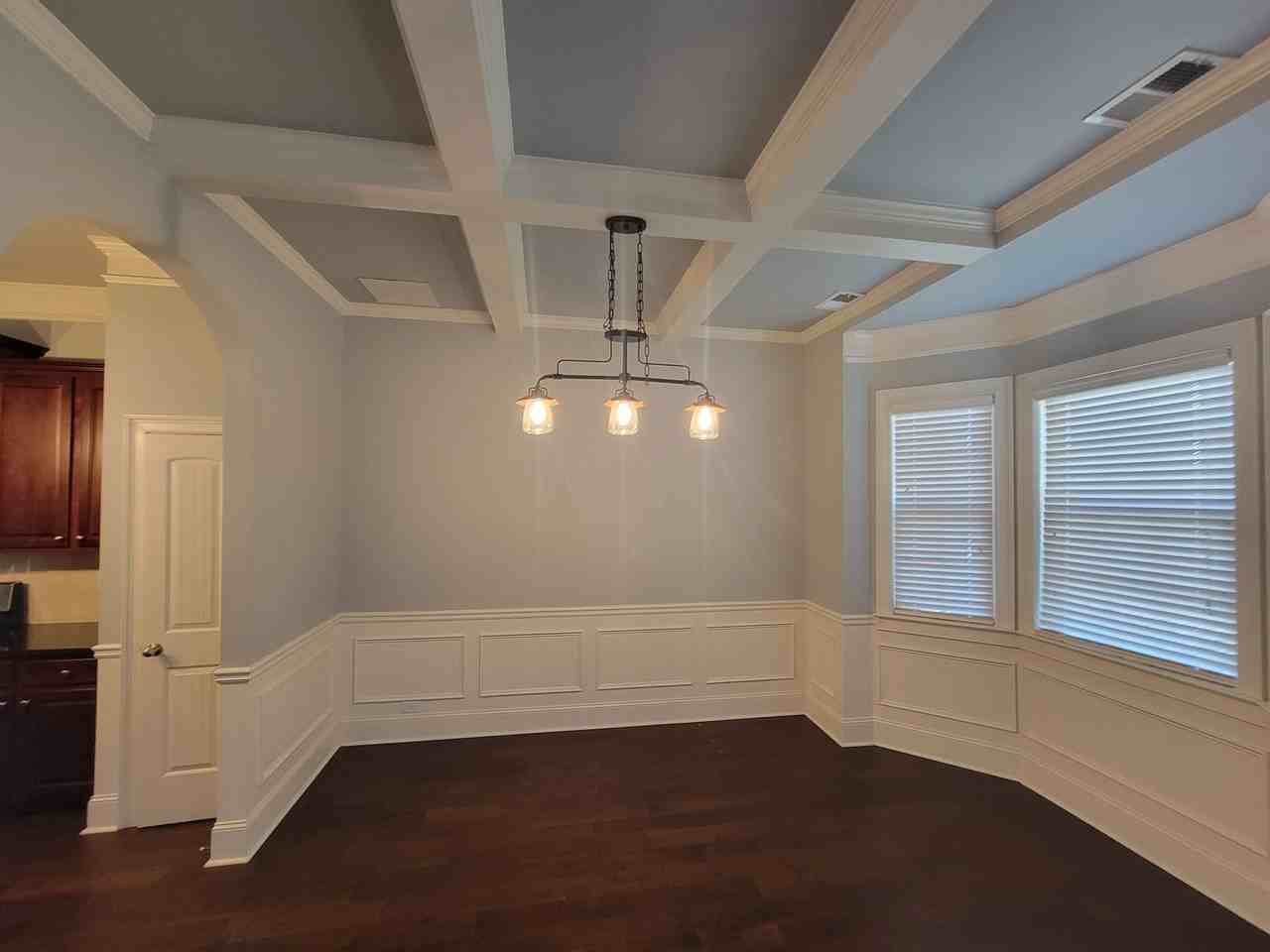 325 Bellhaven Dr - Photo 5 of 37