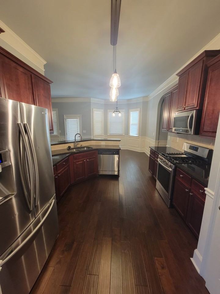 325 Bellhaven Dr - Photo 6 of 37