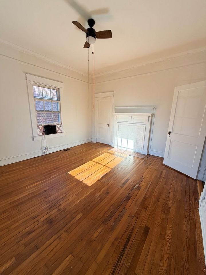 412 Morgan Ave - Photo 4 of 10