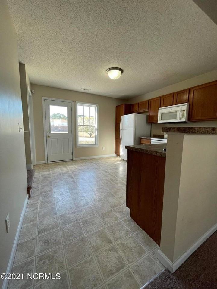 164 Cornerstone Pl - Photo 3 of 14