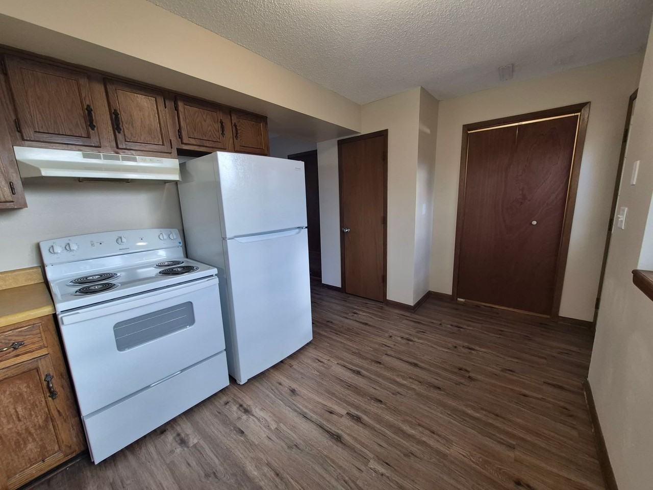 1749 E Lacona Ave - Photo 7 of 27