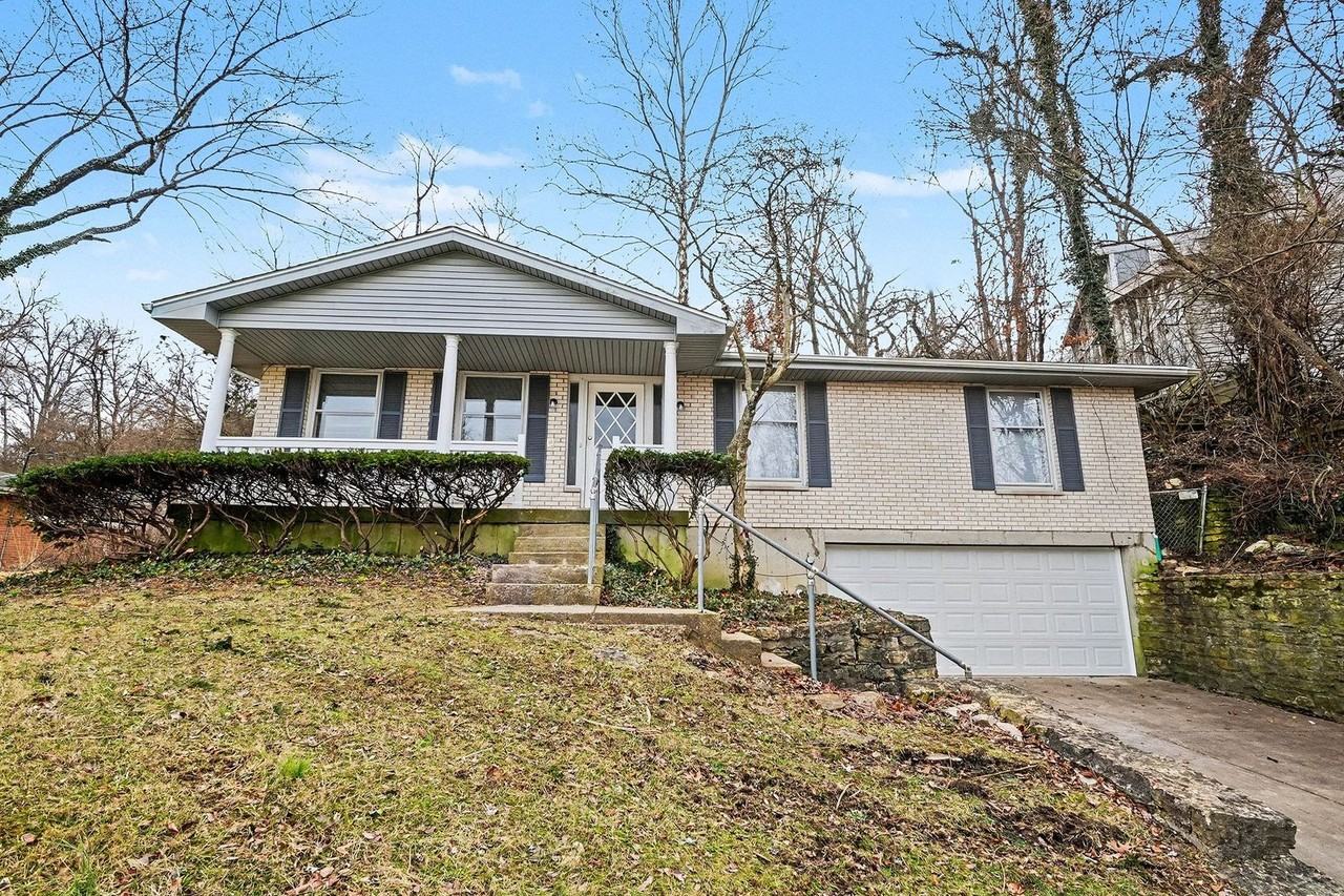 334 Hyde Park Dr - Photo 2 of 37