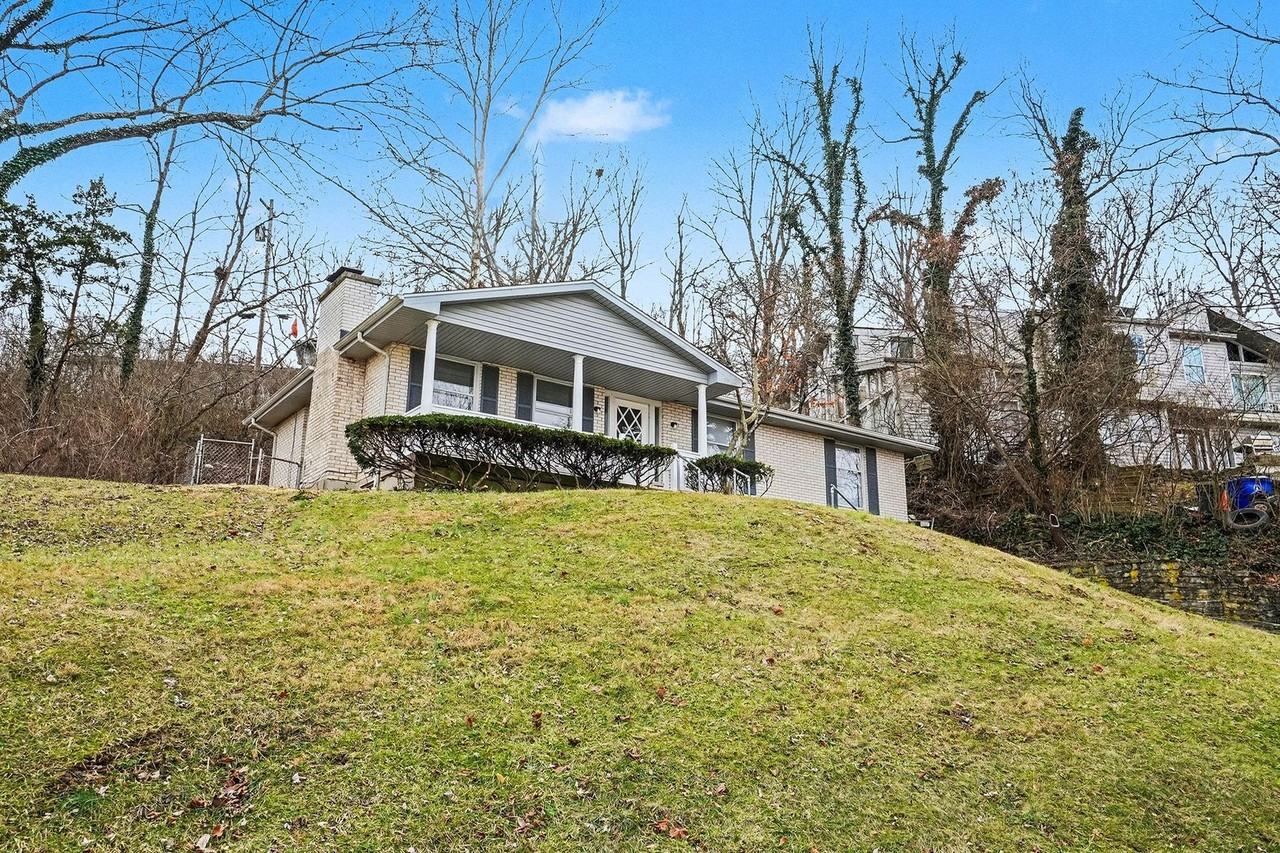 334 Hyde Park Dr - Photo 4 of 37