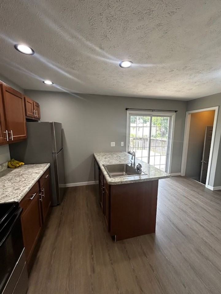 27 Nottingham Dr - Photo 3 of 10