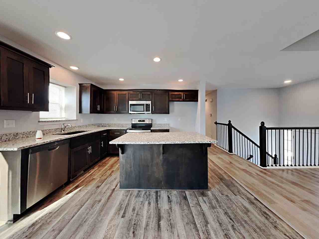 216 Coleen Dr - Photo 4 of 25