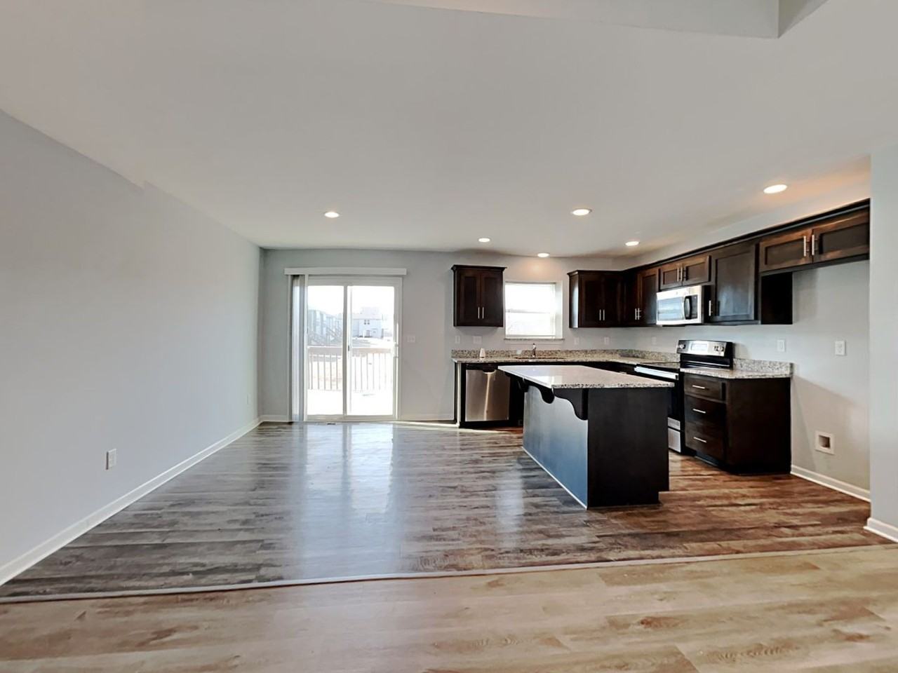 216 Coleen Dr - Photo 6 of 25