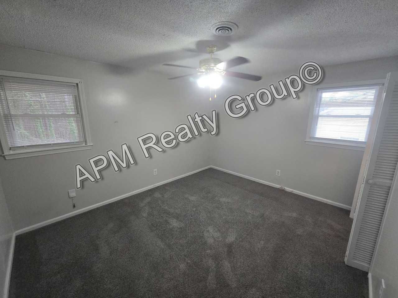 330 Hanbury Dr - Photo 6 of 12