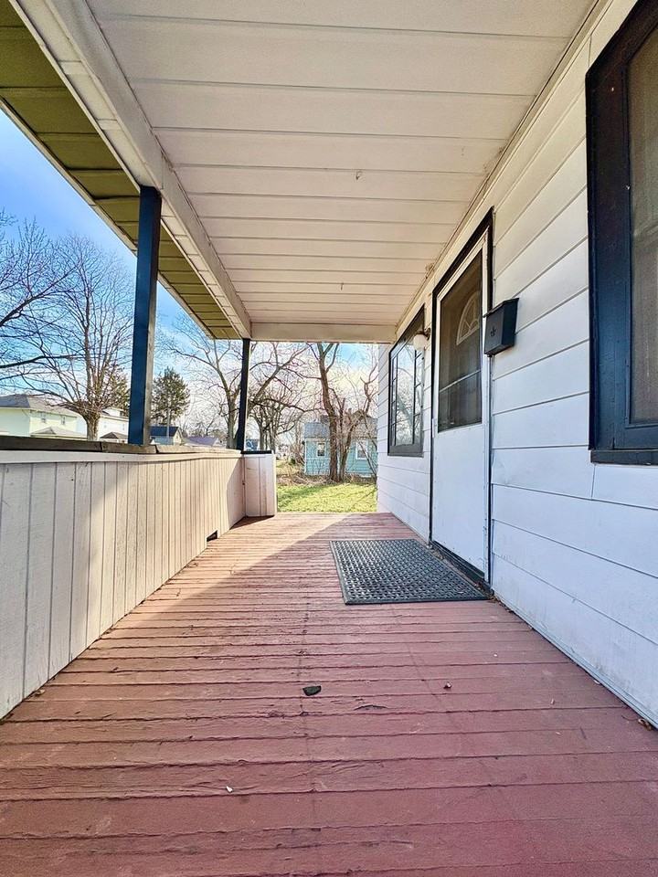 1133 N Elmer St - Photo 3 of 11