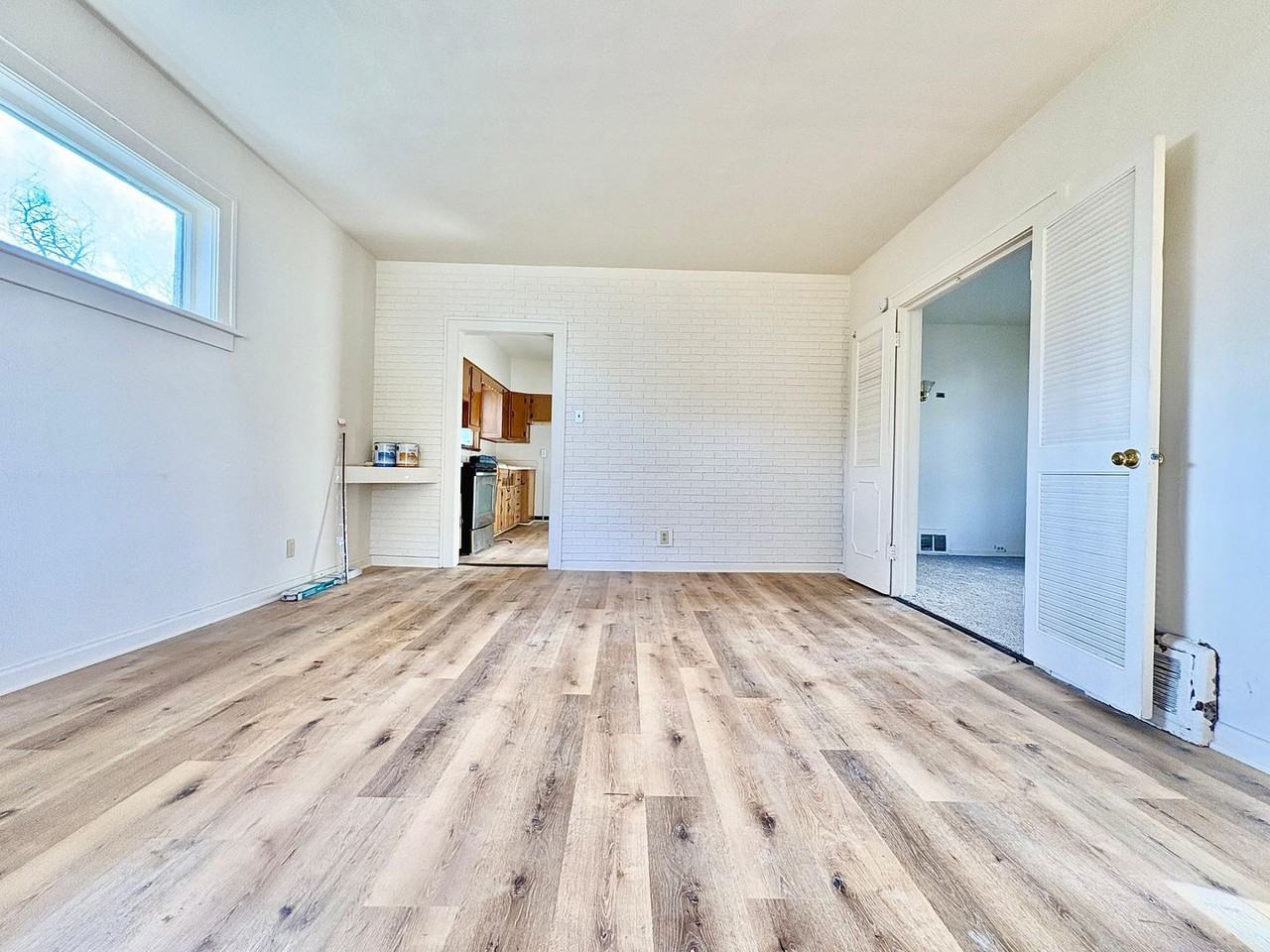 1133 N Elmer St - Photo 4 of 11