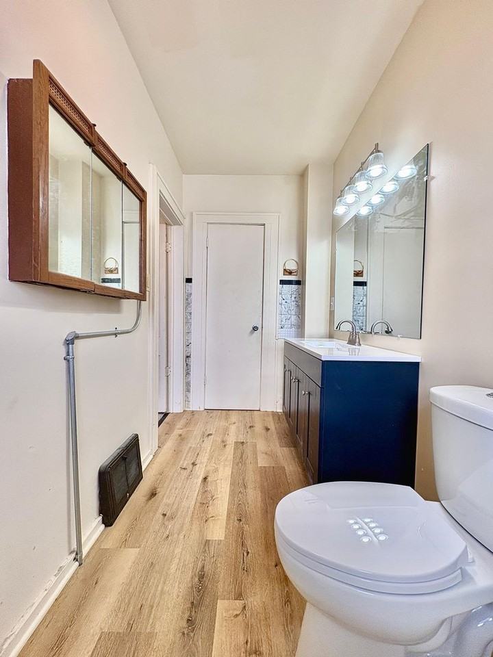 1133 N Elmer St - Photo 7 of 11