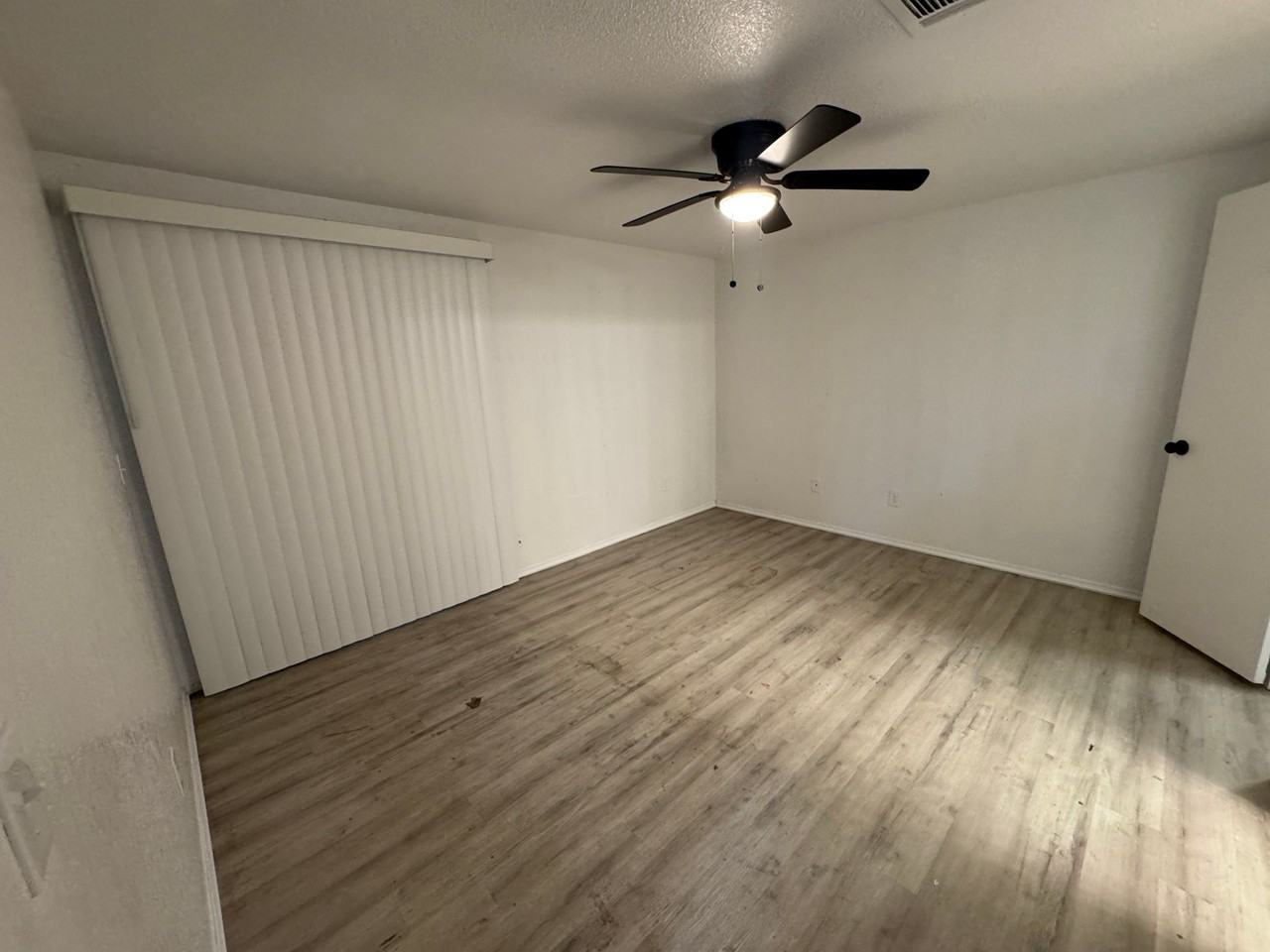 11365 - 11367 Walters Ave DUPLEX - Photo 4 of 13