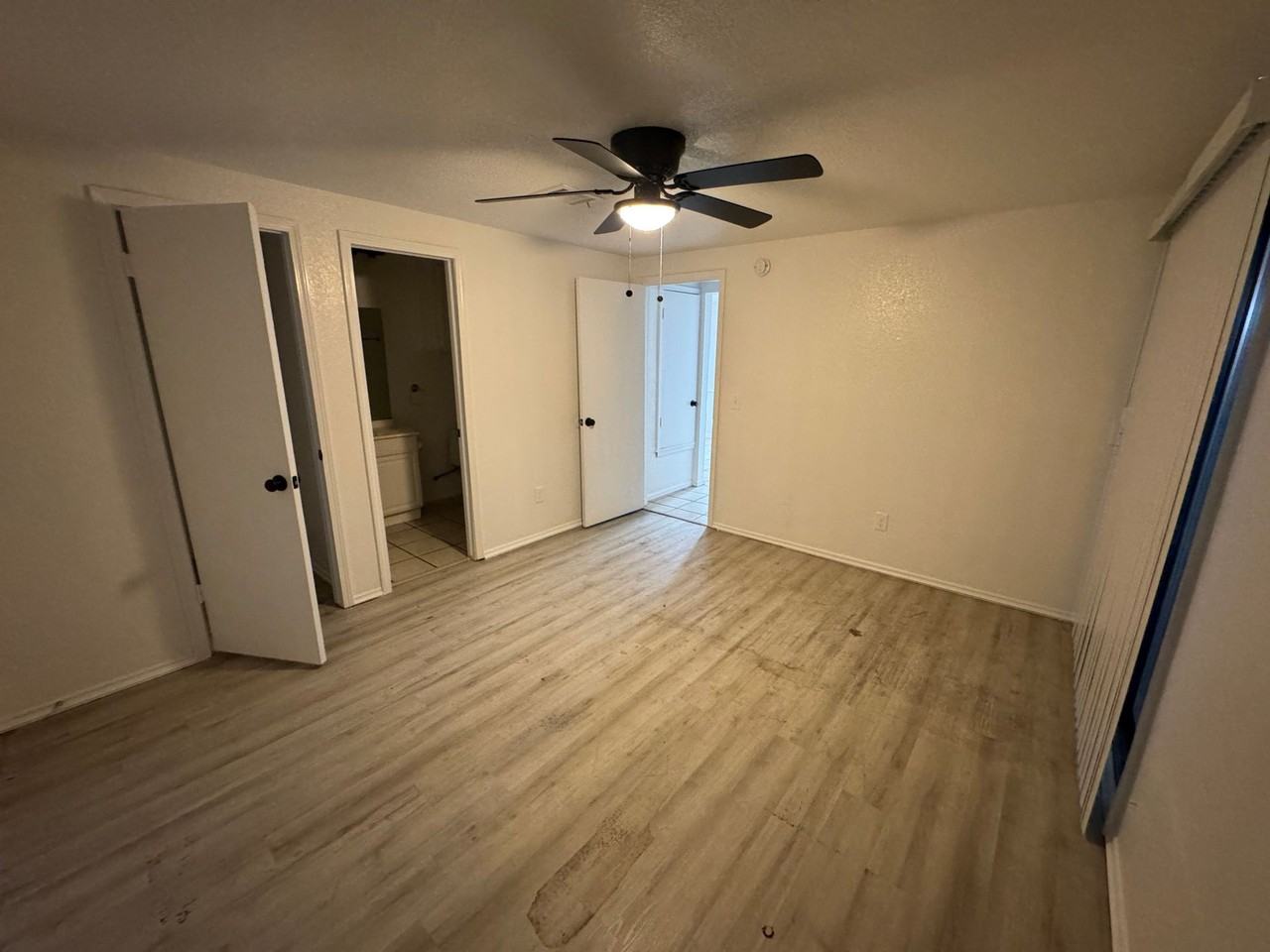 11365 - 11367 Walters Ave DUPLEX - Photo 5 of 13