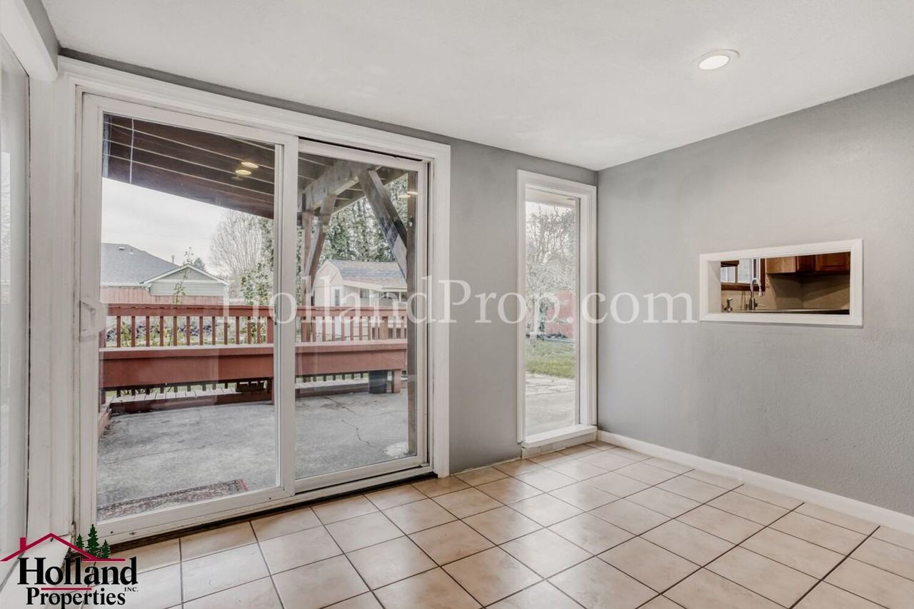 1862 Se Oak Crest Dr - Photo 4 of 17