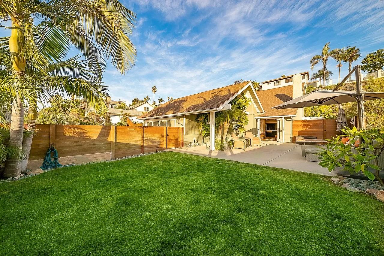 1885 Pariva Dr - Photo 4 of 34