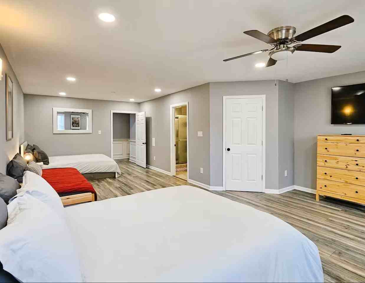 1214 N King St - Photo 5 of 12