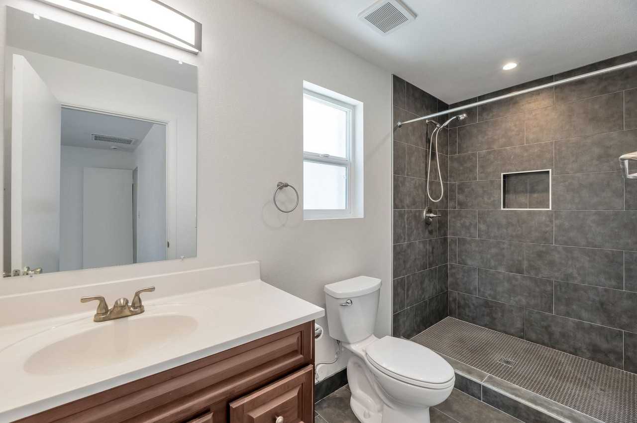 1037 E Loma Vista Dr - Photo 6 of 16