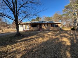 featured image of 2802 Honeysuckle Ln