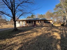2802 Honeysuckle Ln - Photo 1 of 1