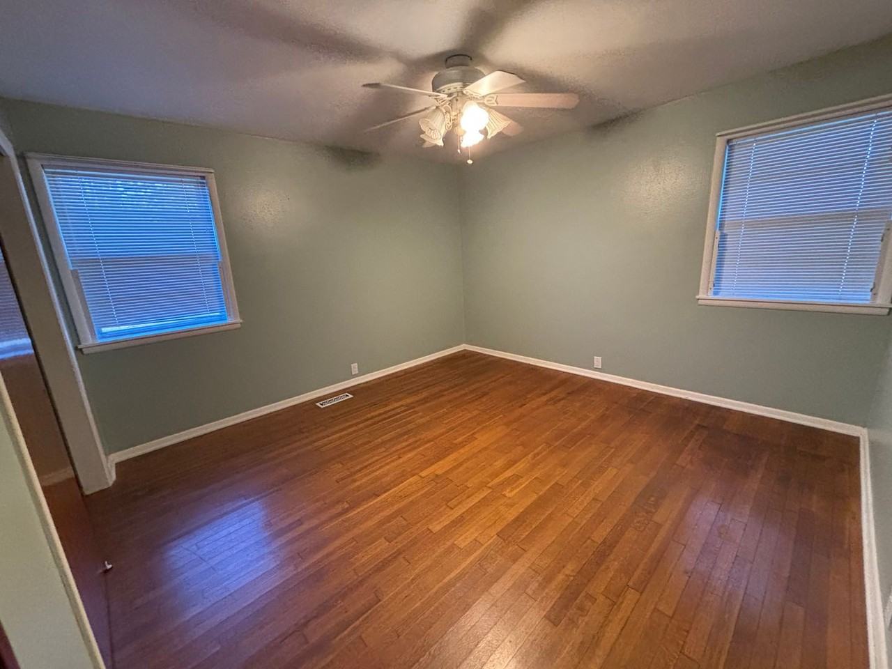 2802 Honeysuckle Ln - Photo 7 of 11