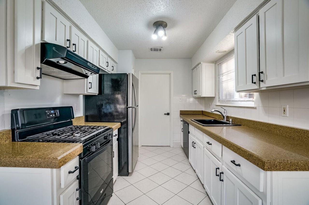 5722 Shreveport Dr - Photo 3 of 20