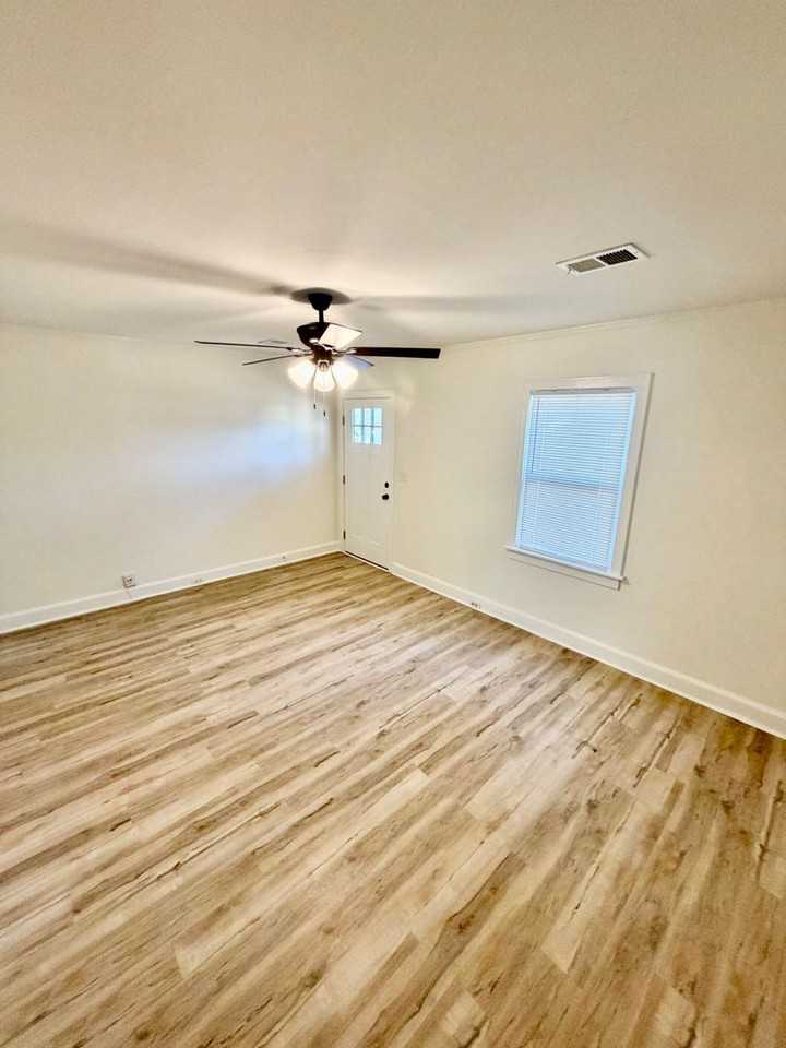 710 S Prospect St - Photo 2 of 12